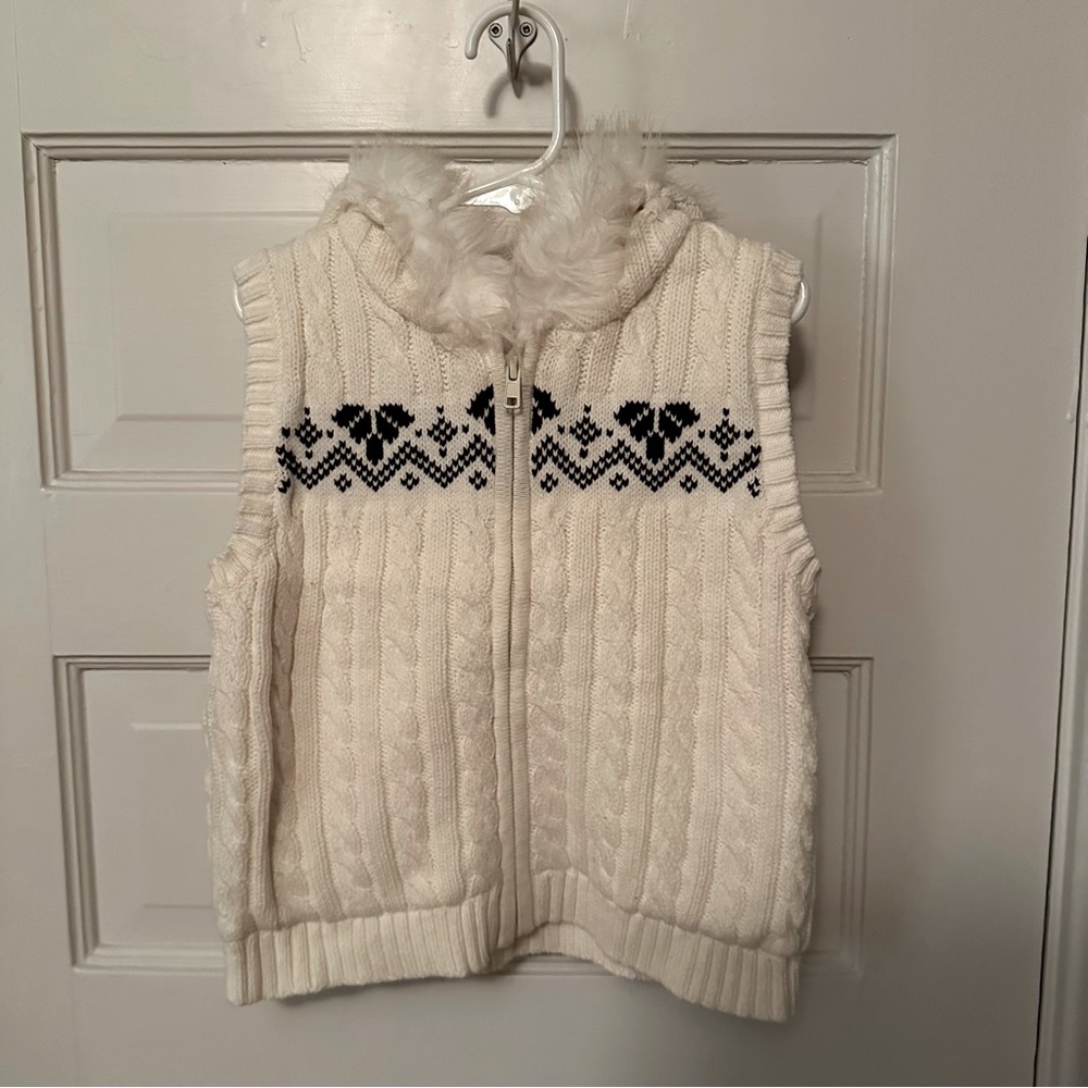Gymboree Size 4T-5T embroidered sweater vest